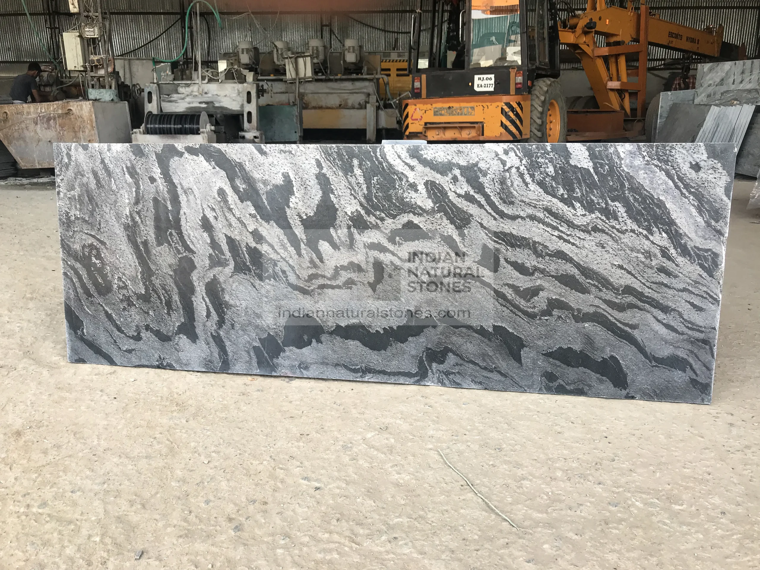 Read more about the article Silver Grey Slate Stone Supplier in India