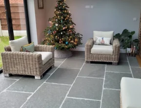 Natural stone flagstone flooring in modern living space by Indian Natural Stones